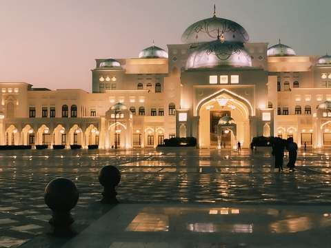 Abu Dhabi, Qasr Al Watan, azaz a „Nemzeti Palota”