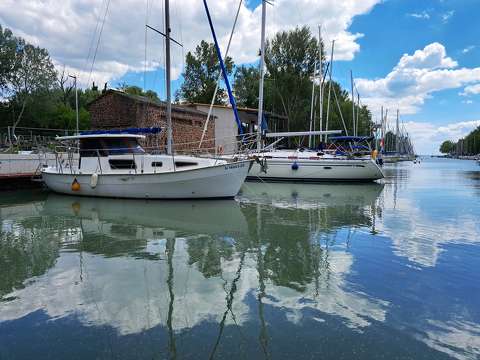 Balatonfűzfői tükör.