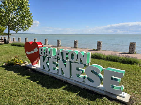 Balatonkenese