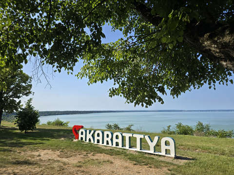 Magaspart - Balatonakarattya