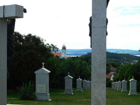 Tihanyi Bencés Apátság, Kálvária domb