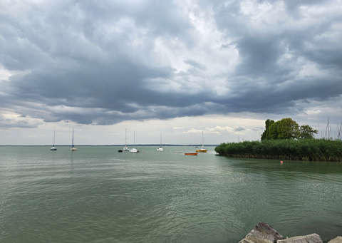 Balaton - vihar előtt, Alsóőrs