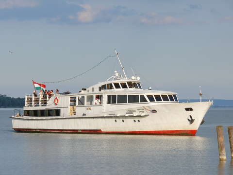 Héviz hajó a Balatonon