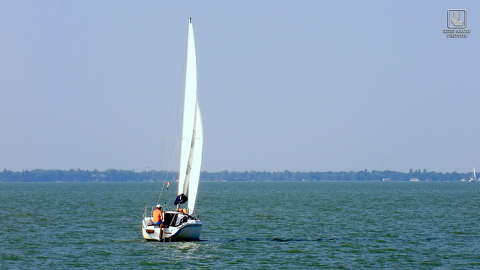 vitorlás a Balatonon