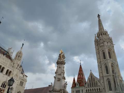 budapest magyarország mátyás templom szobor
