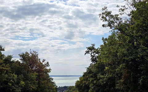 Balaton, felhő