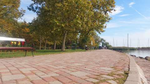 Balatonalmádi.