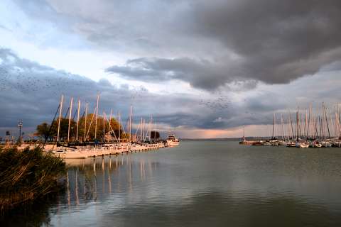 balaton kikötő magyarország tó