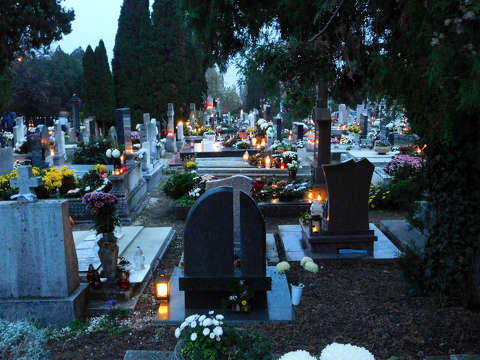 Mindenszentek, gyertya