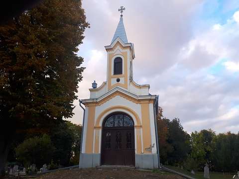 Temetőkápolna, Gölle