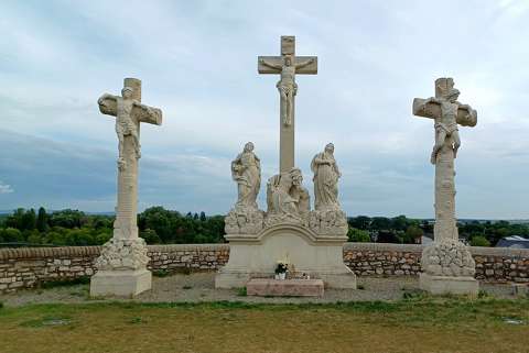 Tatai Kálvária-domb