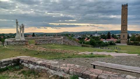 Tatai Kálvária-domb