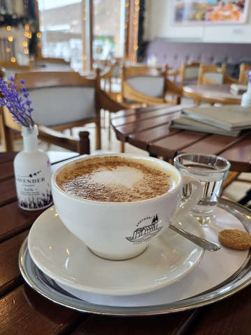 Tihany, Rege, kávé