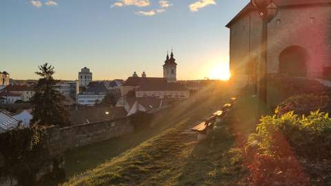 Napfényes panoráma az egri várnál
