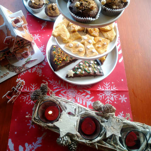 Advent, ünnepi sütemény, dekoráció