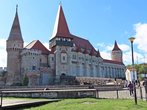 erdély románia vajdahunyad vára várak és kastélyok