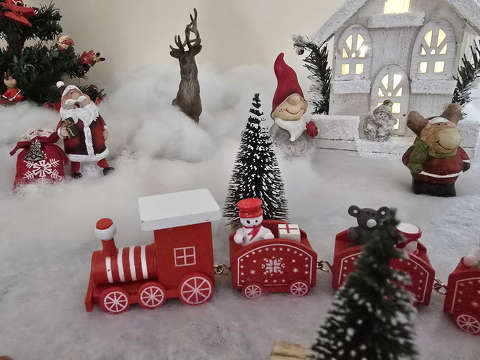 Ünnepi dekorációm - Kívánom, hogy a Mikulás ma nálatok is hagyjon
egy csipetnyi varázslatot a reggelben.