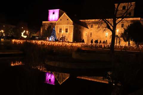 Várpalota, Thury-vár fényárban.