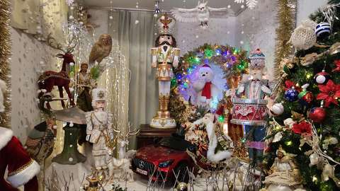 karácsony, karácsonyi dekoráció, karácsonyfadísz, autó, bagoly, medve, szarvas, Diótörő, maci, Mikulás, koszorú, daru