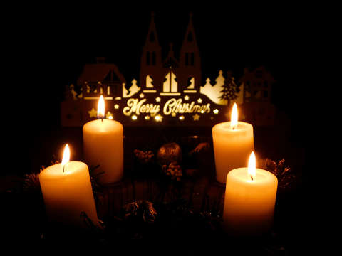 Advent negyedik vasárnapján a szeretet gyertyája is fellobban.