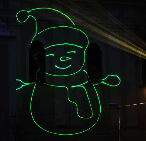 Veszprém, ünnepi dekoráció a Kolostorok és Kertek parkban.