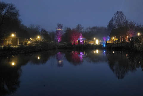 Veszprém, ünnepi dekoráció a Kolostorok és Kertek parkban.