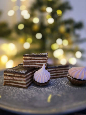 Kellemes ünnepeket kívánok mindenkinek.