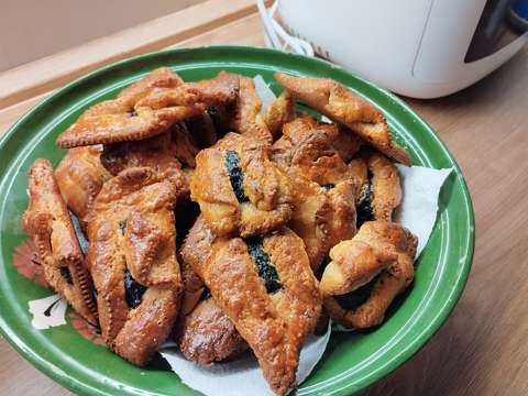 Szilvás, tepertős papucs, alakor lisztből