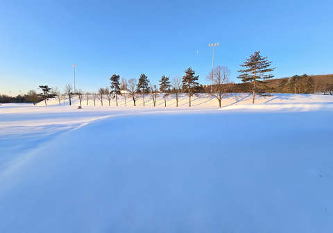 Balatonfűzfő, Hótenger a sportpályán