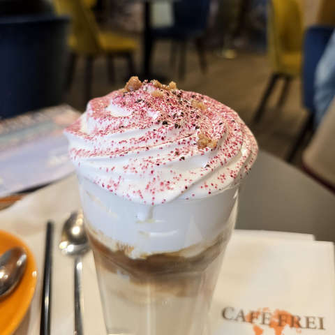 Jegeskávé csodaszórással