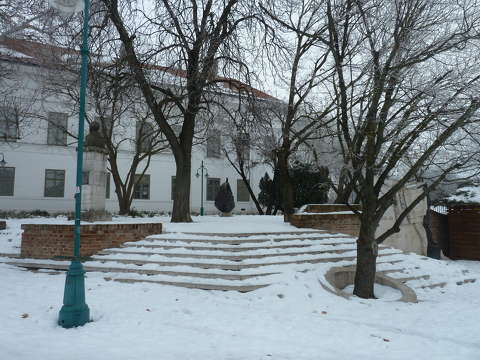 Szekszárd, Béla király tér, Vármegyeháza