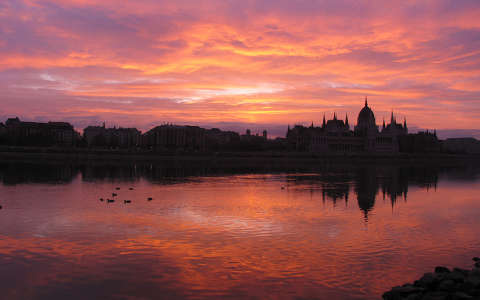 Hajnal, Budapest rakpart, Magyarország