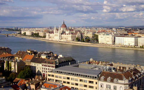 Budapesti látkép a Parlamentel