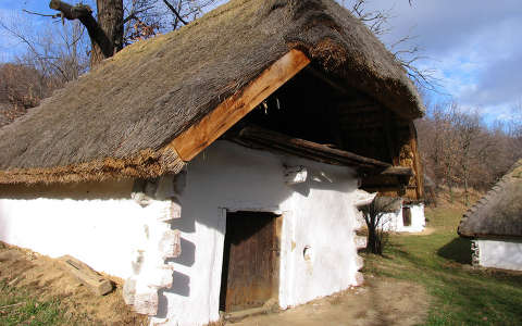 Cáki pincék