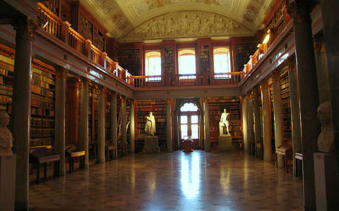 Pannonhalmi könyvtár