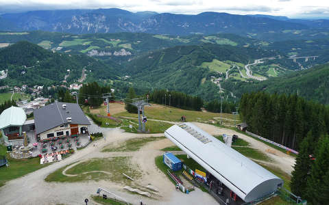 Kilátás a Hirschenkogel tetejéről, Semmering Ausztria