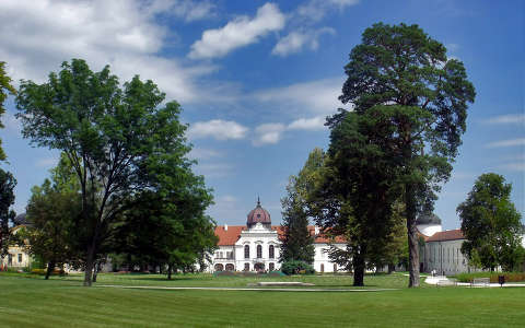 Magyarország, Gödöllő, Gödöllői Királyi Kastély, a kastély parkja felől