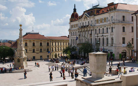 Pécs: Széchenyi tér - Megyeháza
/Fotó: Rébék Nagy Tibor készítette