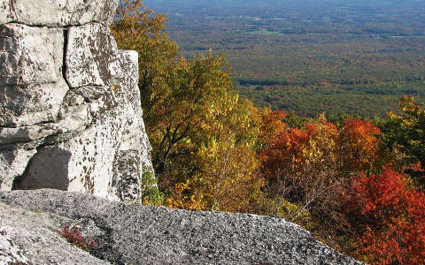 kövek és sziklák ősz