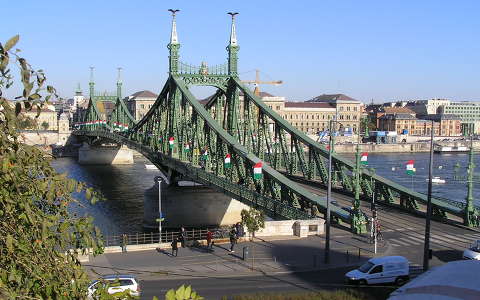 Budapest,Szabadság híd a Gellért hegyről