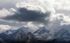 hegy ausztria kövek és sziklák alpok felhő