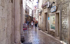 Horvátország-Zadar-macskaköves utca