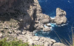 spanyolország tengerpart mallorca tenger kövek és sziklák