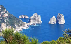 Faraglioni sziklák - Capri - Olaszország