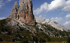 Dolomitok, Olaszország. Az Öt Torony (Cinque Torri) közül a legnagyobb.