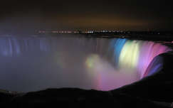 Niagara - vízesés éjjel, Kanada, USA