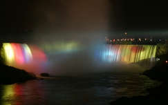 Niagara - vízesés éjszaka, Kanada