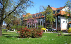 Tavasz a parkban - Debrecen, Bem tér