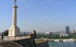 Nándorfehérvári vár, Mestrovics szobrával, a Száva folyó ,Belgrád,Szerbia