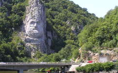 Al-Duna, Kis-Kazáni szoros román oldala, Románia,Decebal szobra